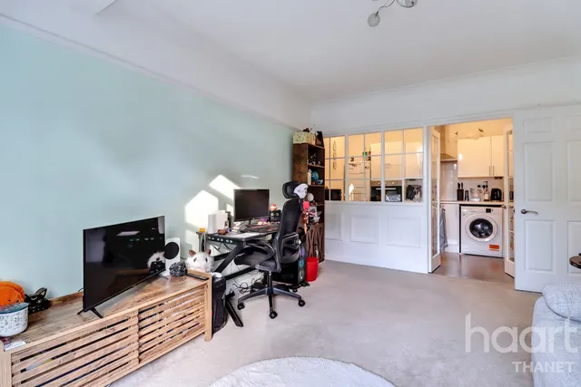 Sarre Court, Birchington, CT7, photo 2