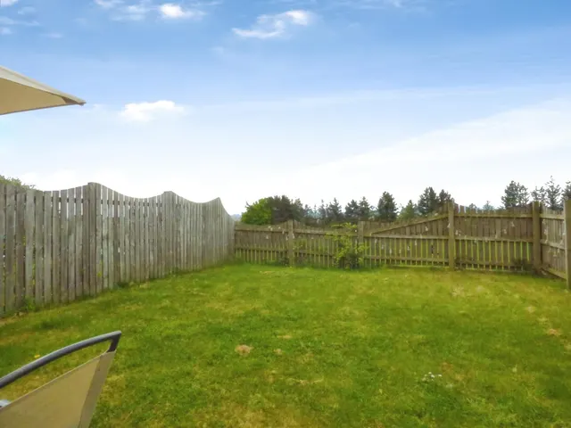 Hawthorn Grove, Dunfermline, KY12, photo 2
