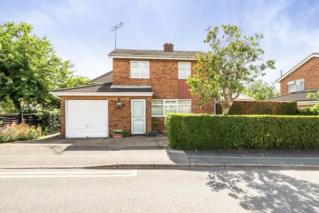 Frensham Drive, Bletchley, Milton Keynes, Buckinghamshire, MK2 3AP, photo 1