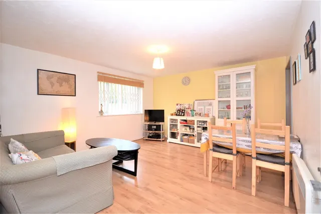 Photo 3 — Tylers Court, 8 Westbury Road, Walthamstow, London E17 6RG