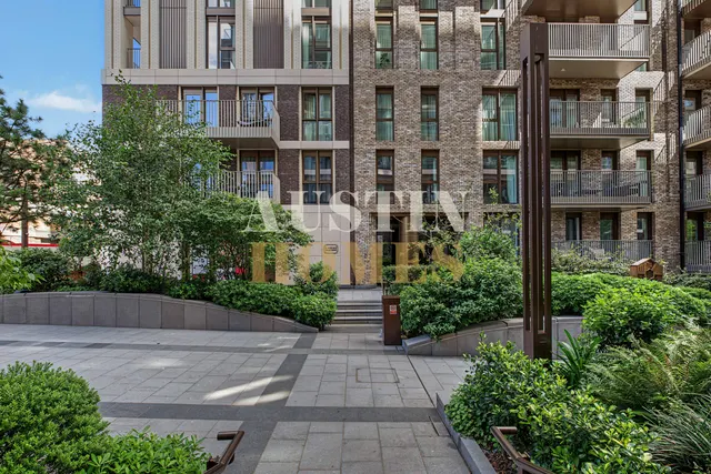 Photo 3 — Merino Gardens, London, E1W