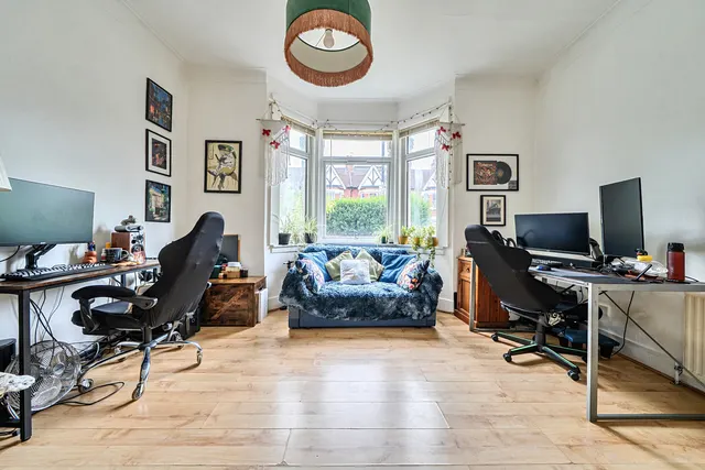 Windmill Road, Brentford, TW8, photo 3