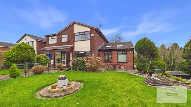 Burnley Road, Bury, BL9 5JT, photo 1