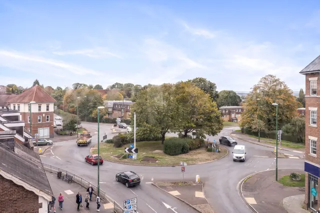 Gower Road, Haywards Heath, RH16, photo 3