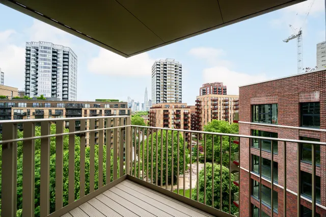Photo 3 — 803 Hawksbury Heights, 11 Hewson Way, London