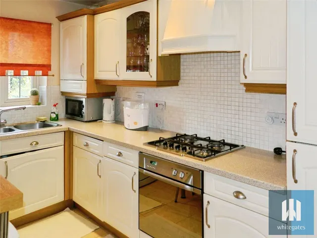 Elliotsdale Street, Featherstone, WF7, photo 2