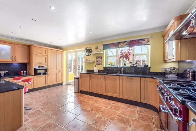 Photo 2 — Findon Close, Redditch, Worcestershire, B97 6UG
