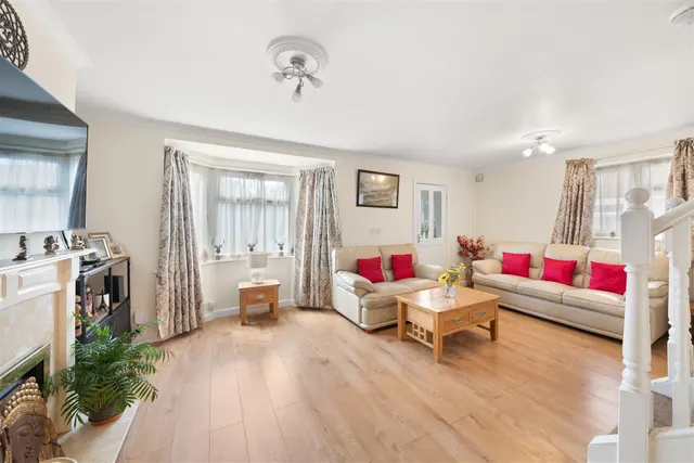 Willow Tree Lane, Hayes, photo 3