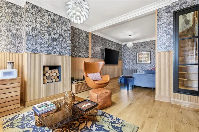 Westbury Lane, Buckhurst Hill, IG9, photo 2