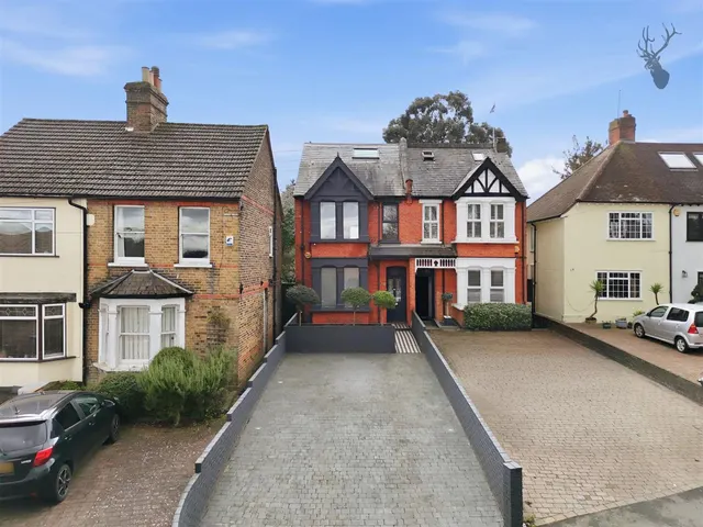 Westbury Lane, Buckhurst Hill, IG9, photo 1