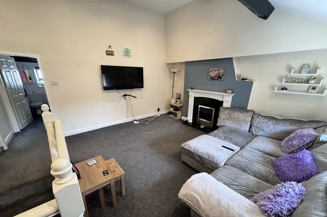 Terrace Road, High Peak, photo 3