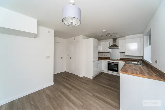 Funnell Drive, Stone Cross, BN24, photo 2