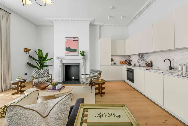 Photo 2 — No. 18 Porchester Gardens, Bayswater, London, W2 4DF