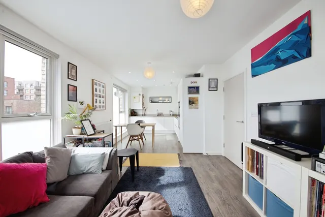 Avenue Road, London, N14, photo 1