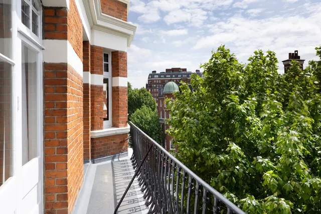 Photo 2 — Draycott Avenue, Chelsea, London
