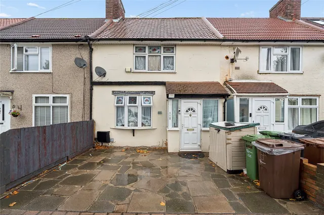 Parsloes Avenue, Dagenham, RM9, photo 1