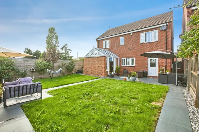 Photo 2 — Wattle Close, Sileby, LOUGHBOROUGH