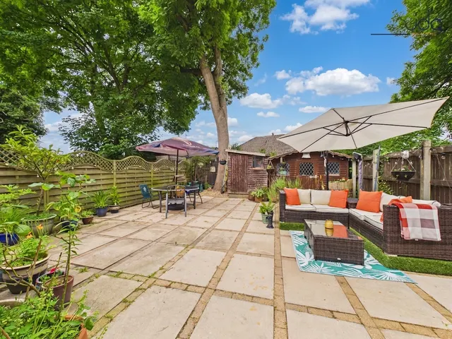 Ayrton View, Modern End-Terrace with Garden, LA1, photo 2