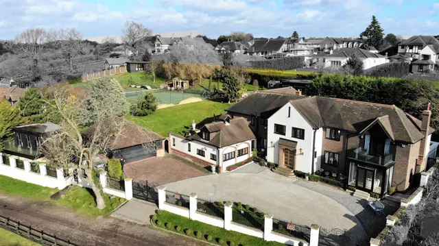 Woodman Lane, Chingford, E4, photo 1