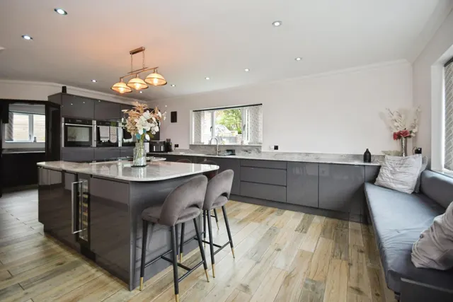 Webb Avenue, Sheffield, S36, photo 1