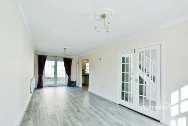 Culvert Lane, Uxbridge, UB8, photo 2