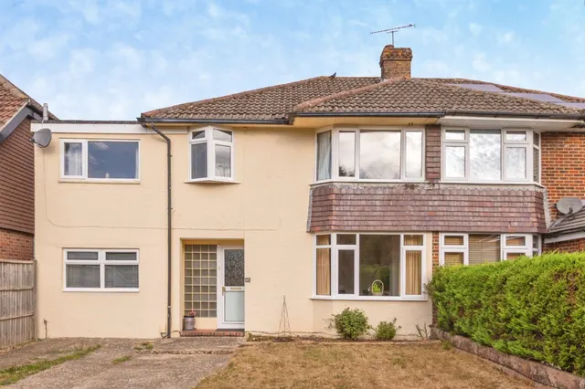 South Lane, Clanfield, PO8, photo 1