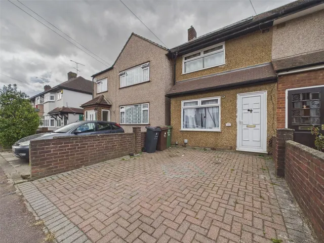 Marston Avenue, Dagenham, RM10, photo 1