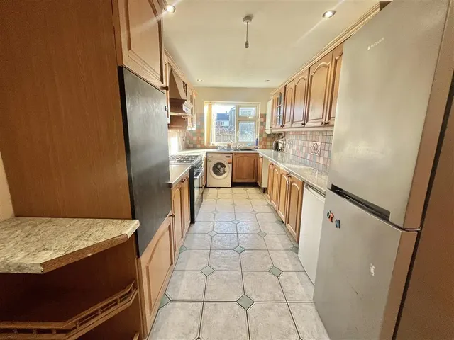 Bramcote Lane, Nottingham, NG8, photo 3