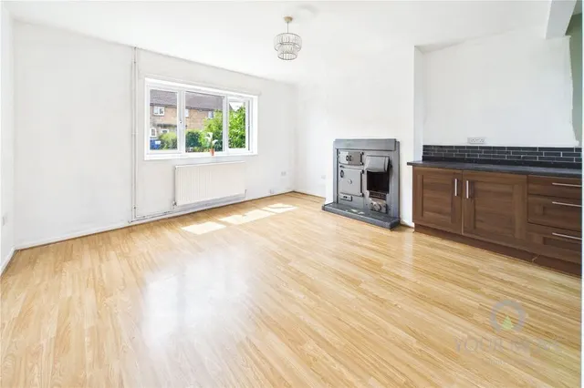 Manor Road, Rothwell, NN14, photo 3