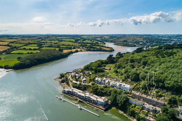 Scobles Terrace, Malpas, photo 2