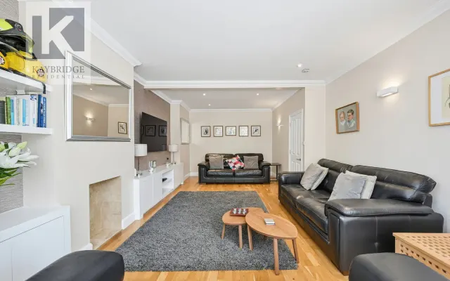 Photo 2 — Wickham Avenue, Cheam, SM3