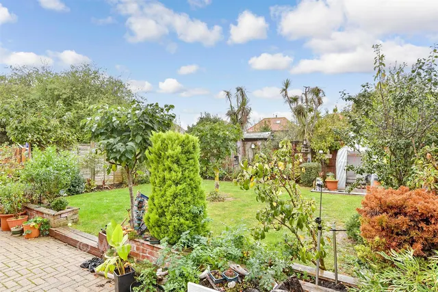 Buckthorne Road, Minster On Sea, ME12, photo 2
