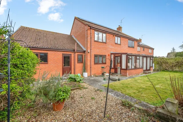 Eagle Close, Erpingham, Norwich, photo 1