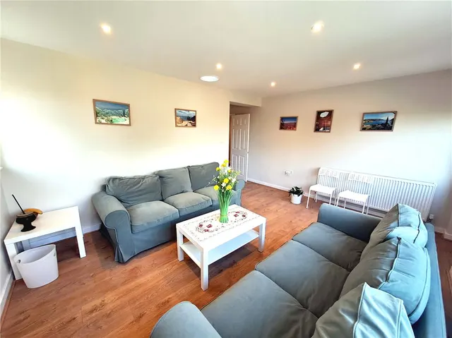 Queen Eleanors Road, Guildford, GU2, photo 3