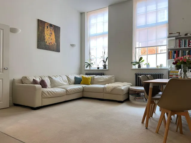 London, SW11, photo 3