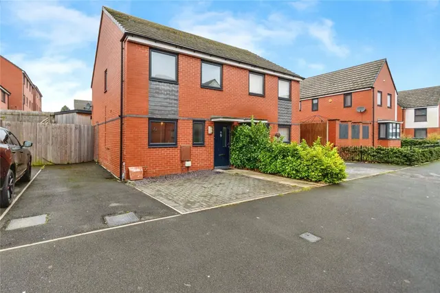 Turnstone Road, Walsall, West Midlands, WS3, photo 1
