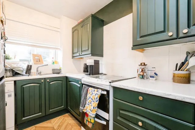 Greenacre Gardens, London, E17, photo 2