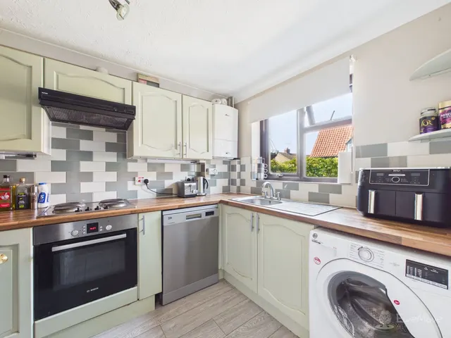 West Street, Isleham, CB7, photo 2