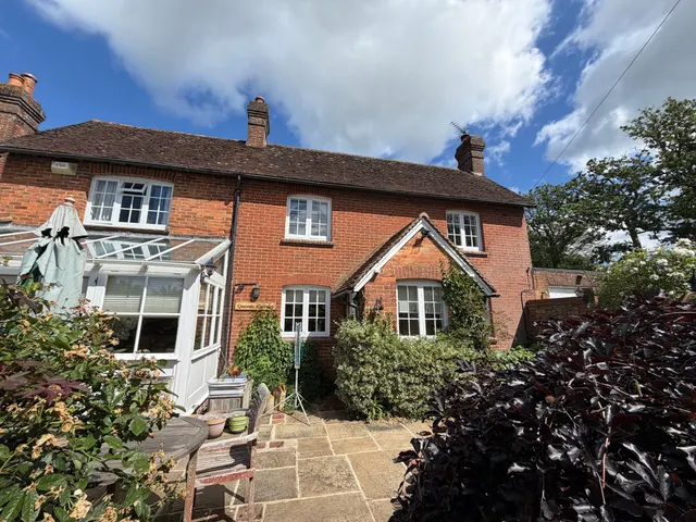 The Village, Ewhurst, GU6, photo 1
