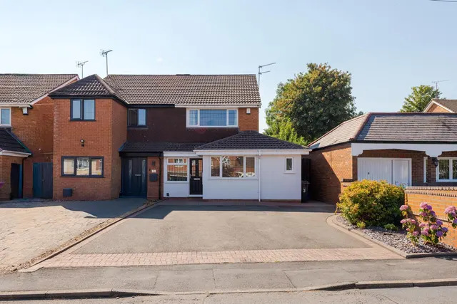 Fir Grove, Wollaston, Stourbridge, photo 1