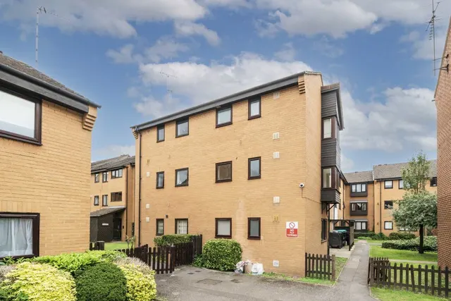 Wilkinson Way, W4, photo 1