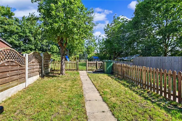Valley Road, Pudsey, LS28, photo 2