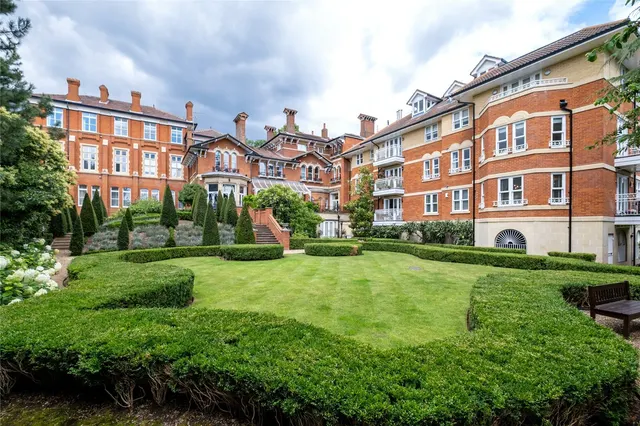The Downs, London, SW20, photo 1