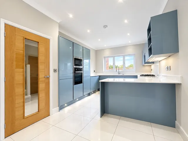 Coleshill Road, Birmingham, B36, photo 2