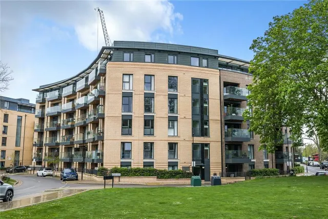 Bradley Road, London, SW4, photo 1
