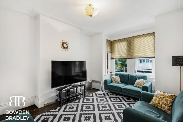 Auckland Road, Ilford, IG1, photo 3