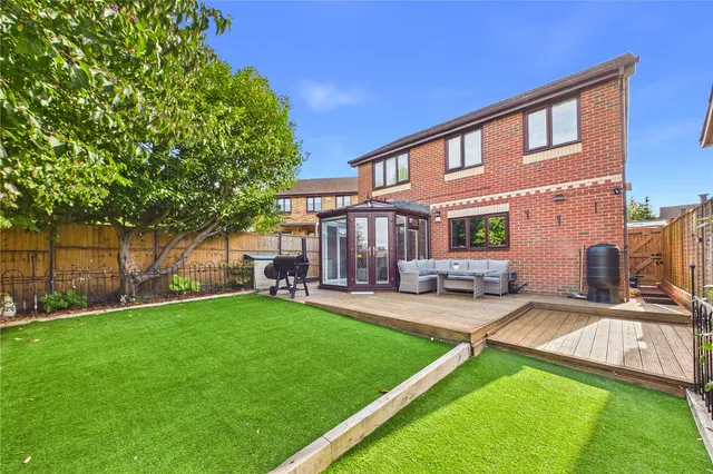 Primrose Gardens, Hatch Warren, RG22, photo 2