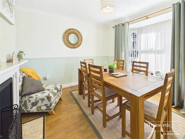 Photo 3 — Bath Road, Thatcham, Berkshire, RG18