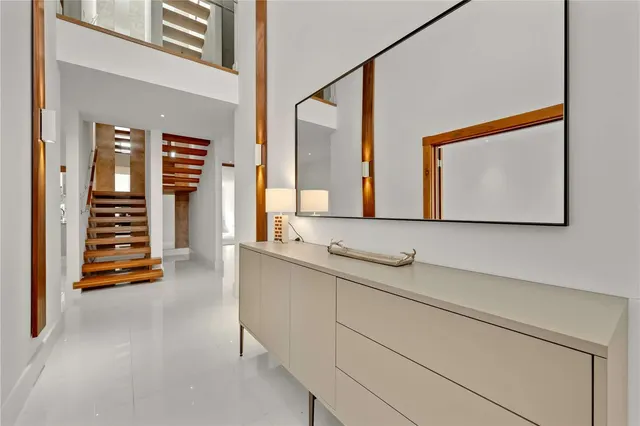 Photo 2 — Warren Close, Esher, Surrey, KT10 9RU