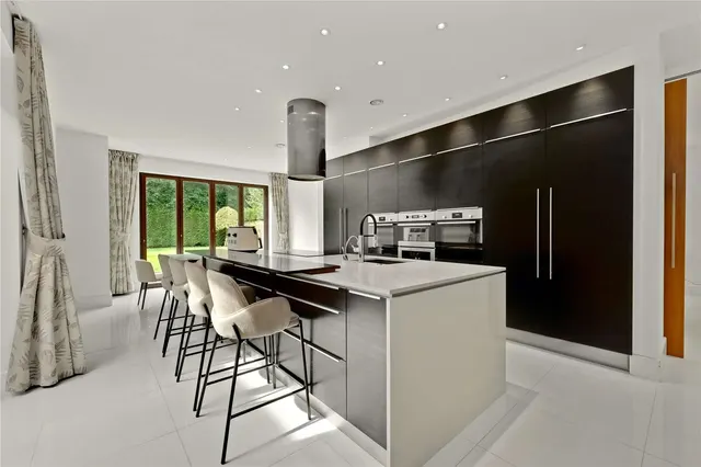 Photo 3 — Warren Close, Esher, Surrey, KT10 9RU